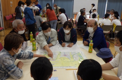 飯山南の実際の地図にモデル避難者を設定して、トリアージを考えます。