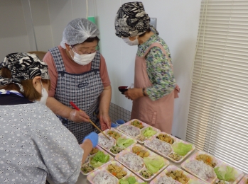 2日間で82食を配食です。