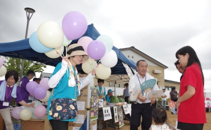来場者に風船プレゼント！